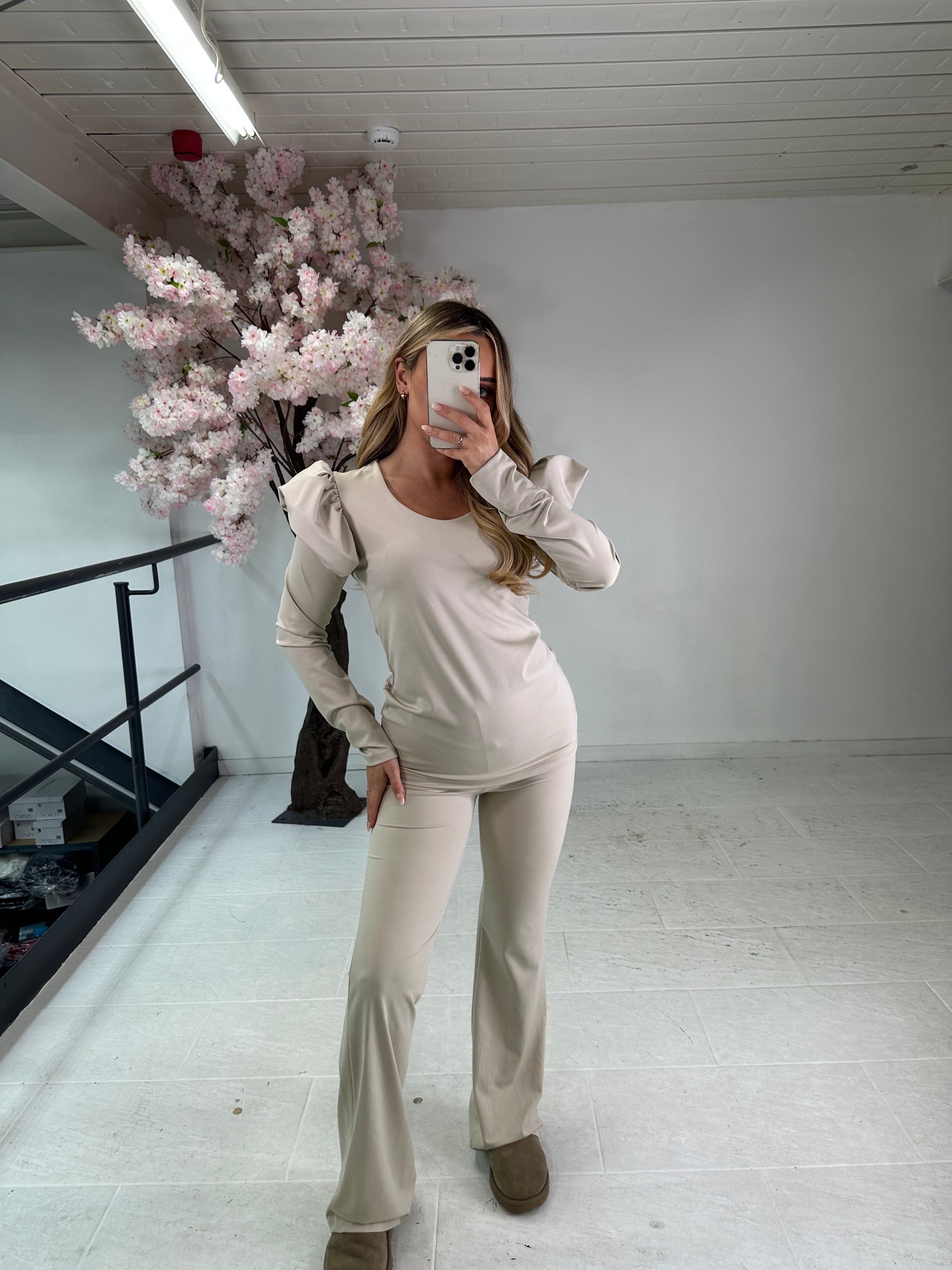 Frill arm loungewear set - beige