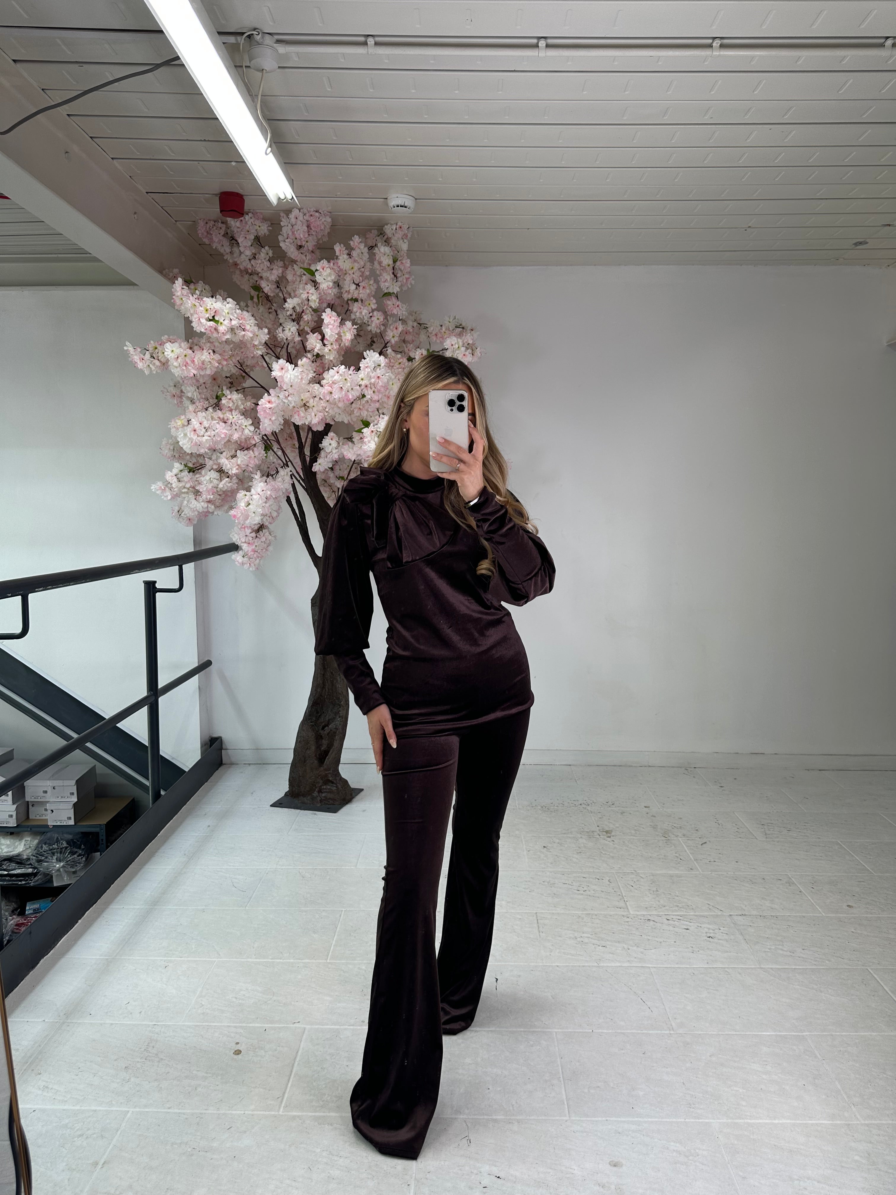 Christmas bow velour trouser set - brown