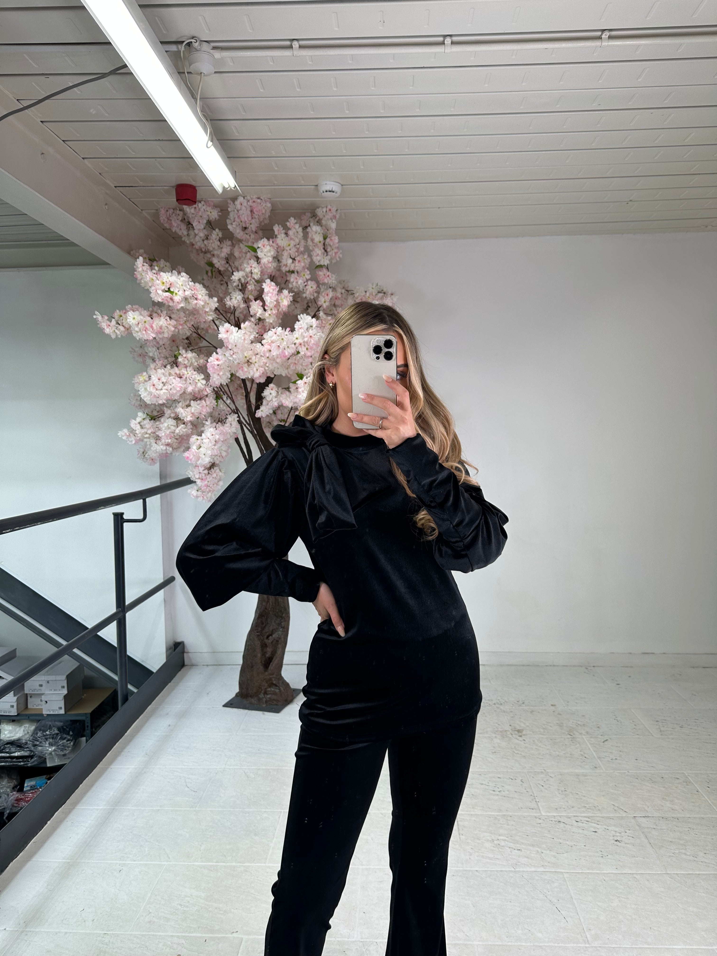 Christmas bow velour trouser set - black