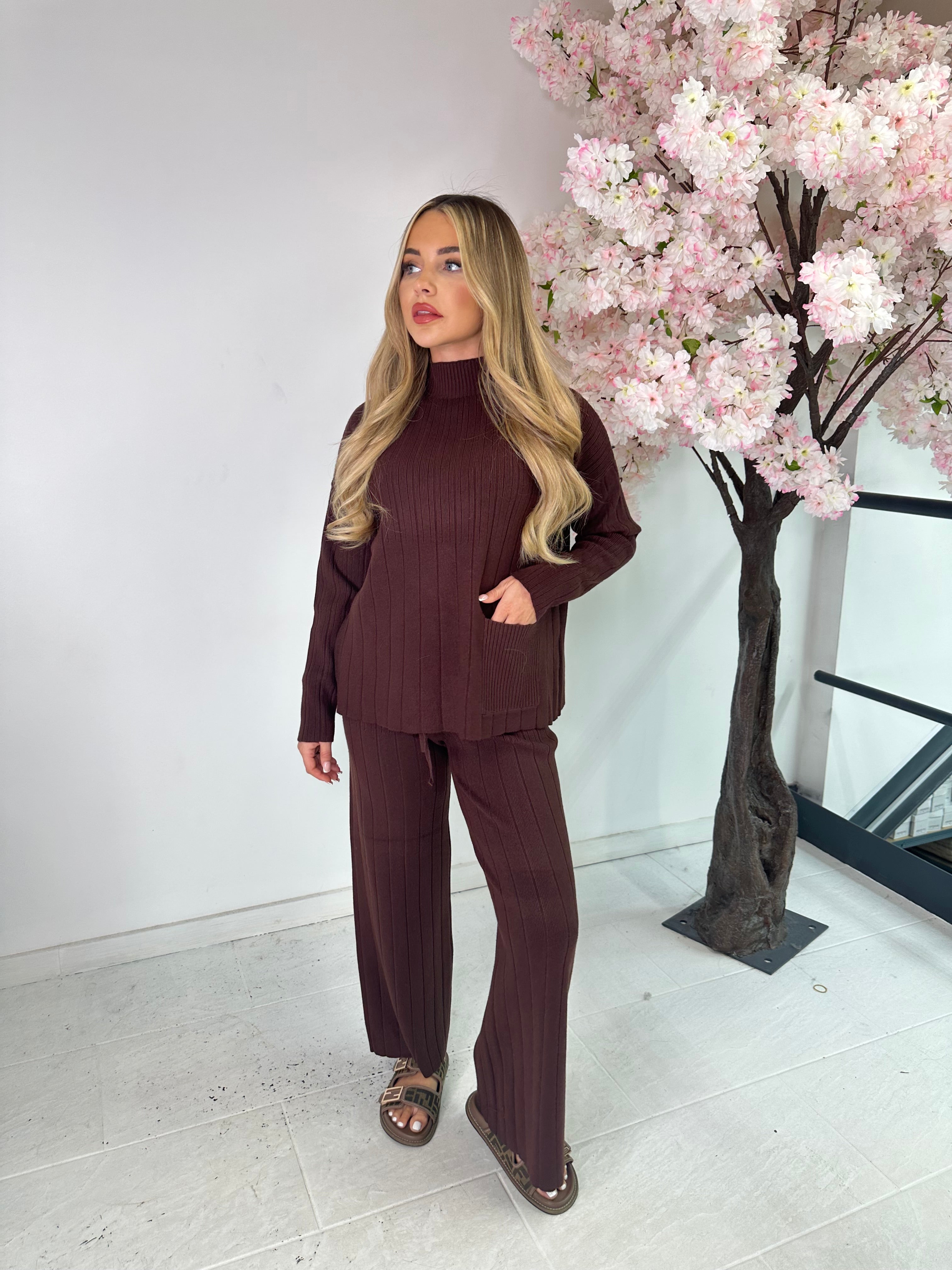 Wide leg store lounge wear set