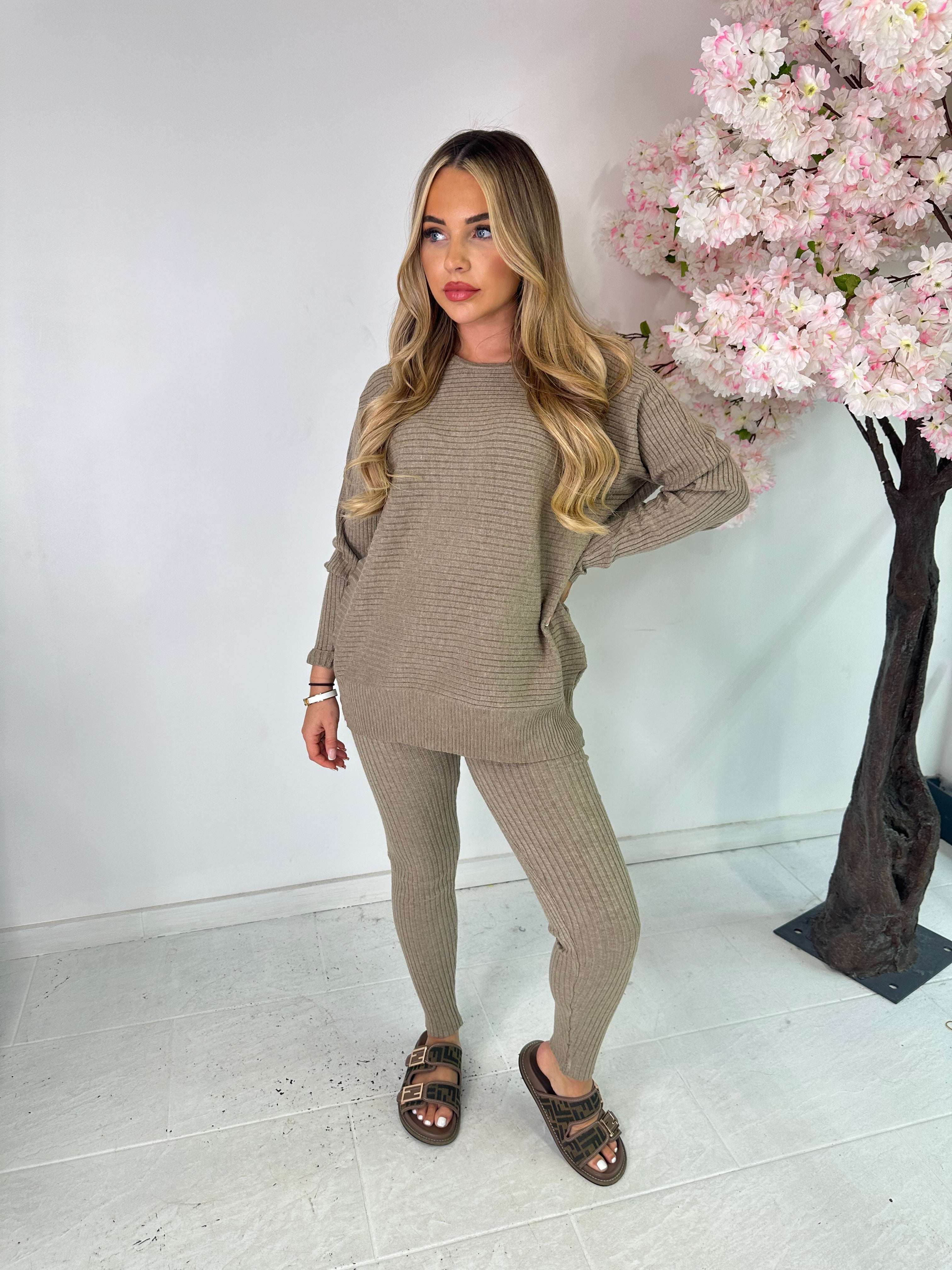 Ribbed knitted loungewear set - taupe