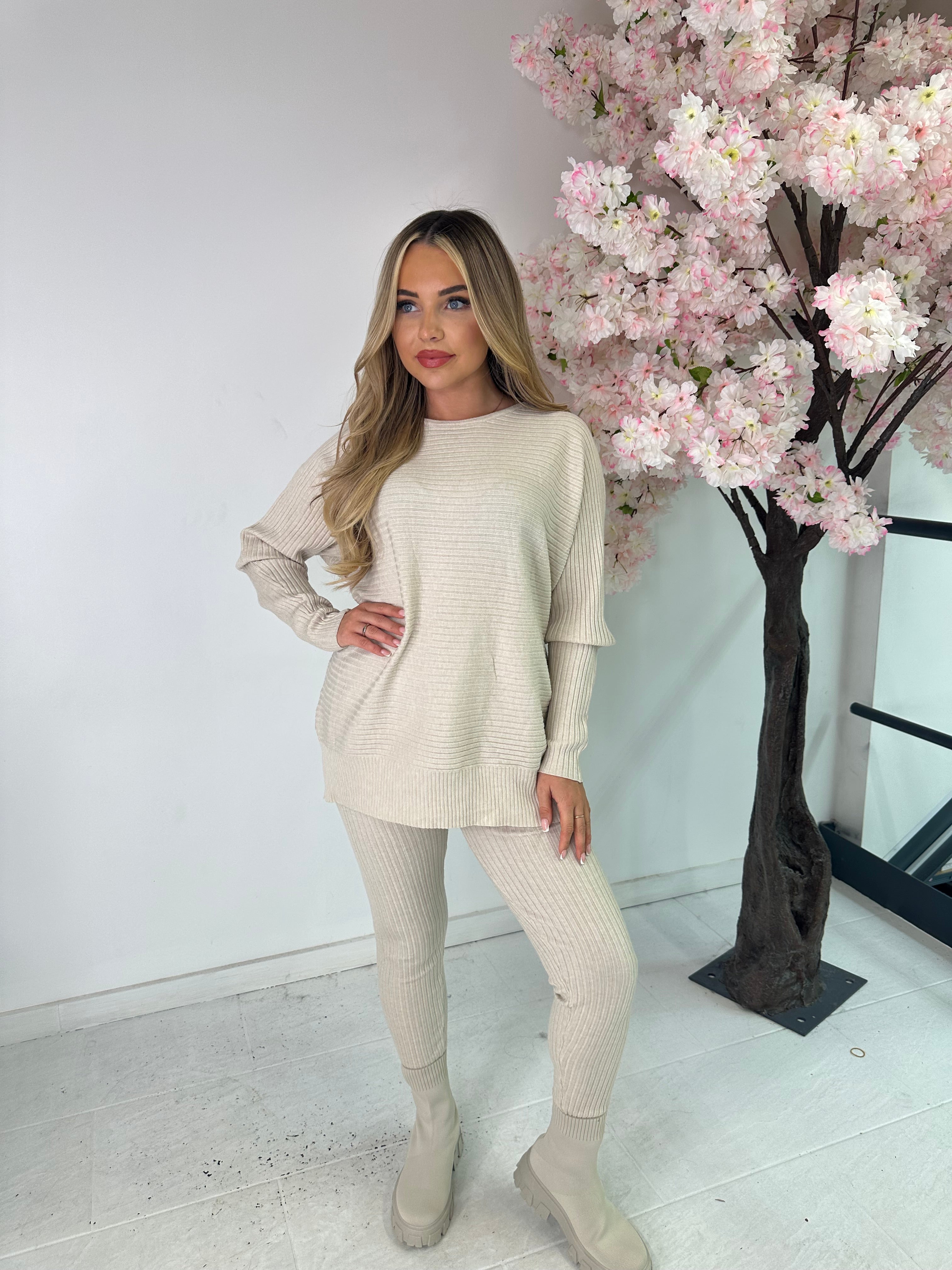 Ribbed knitted loungewear set - beige