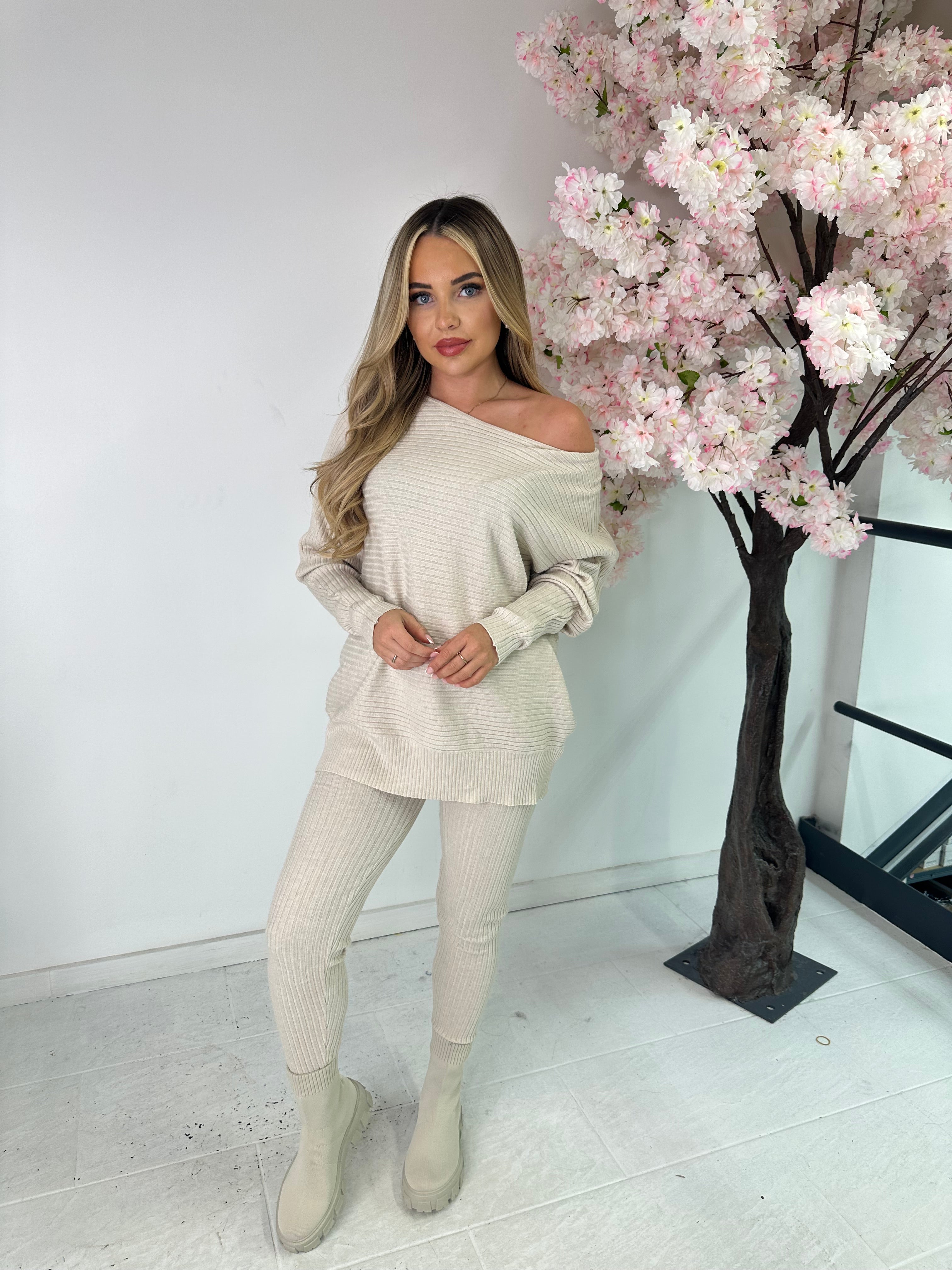 Ribbed knitted loungewear set - beige