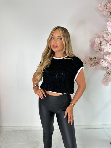Sleeveless knit top - black