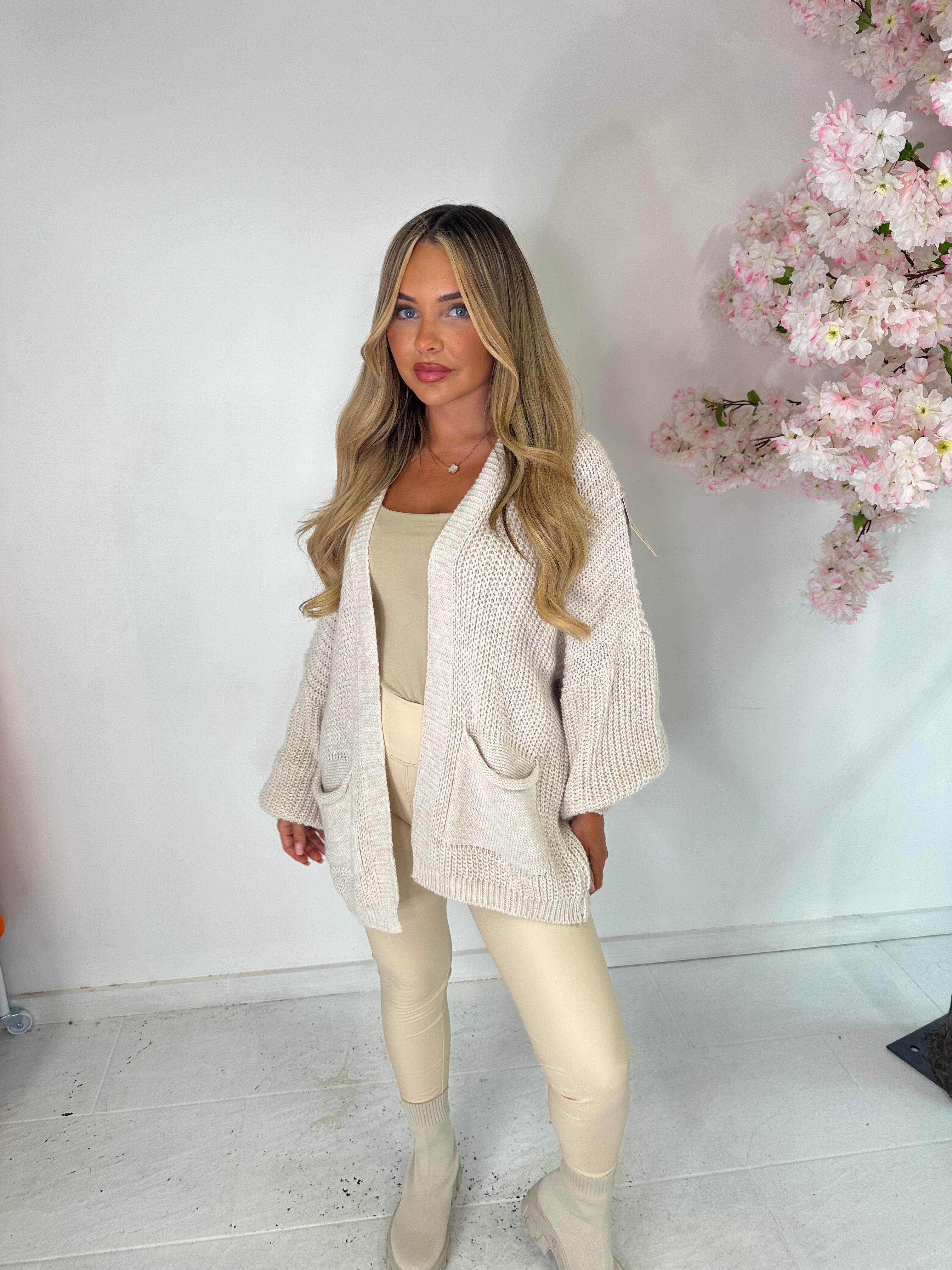 Short knit cardigan - beige