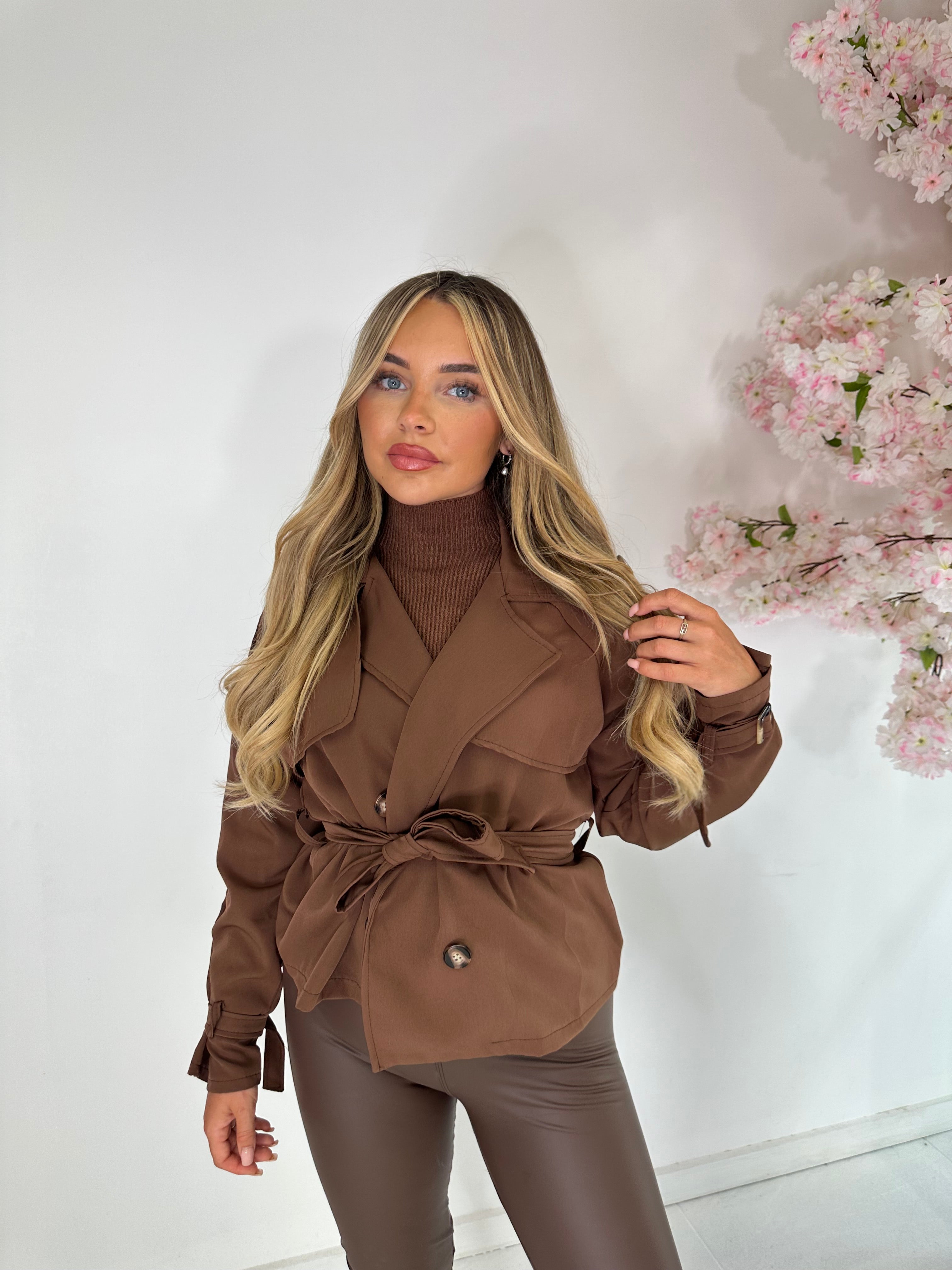 Short trench coat - brown