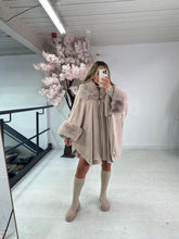 Faux fur poncho - beige