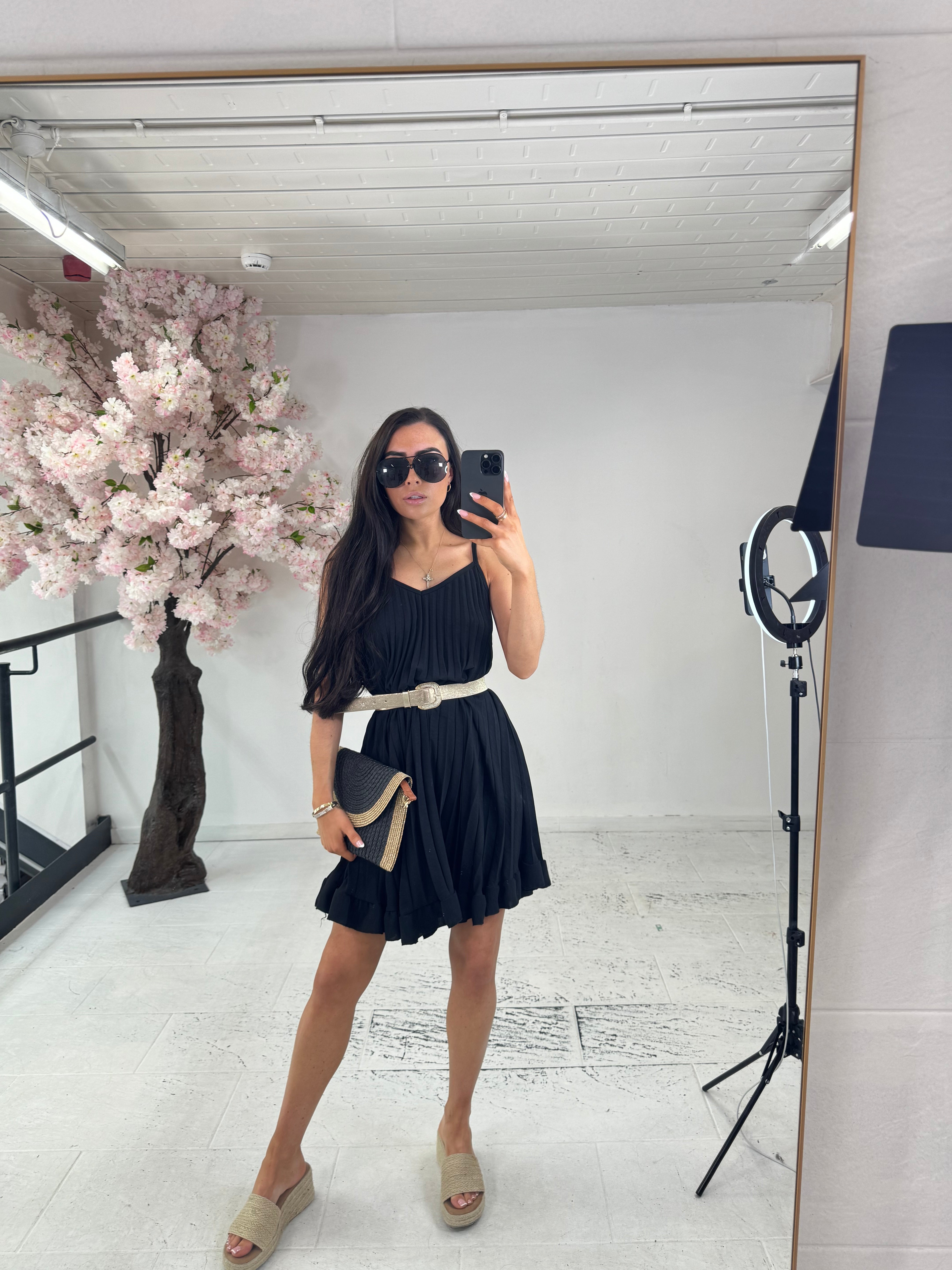 Sofia pleated dress - black