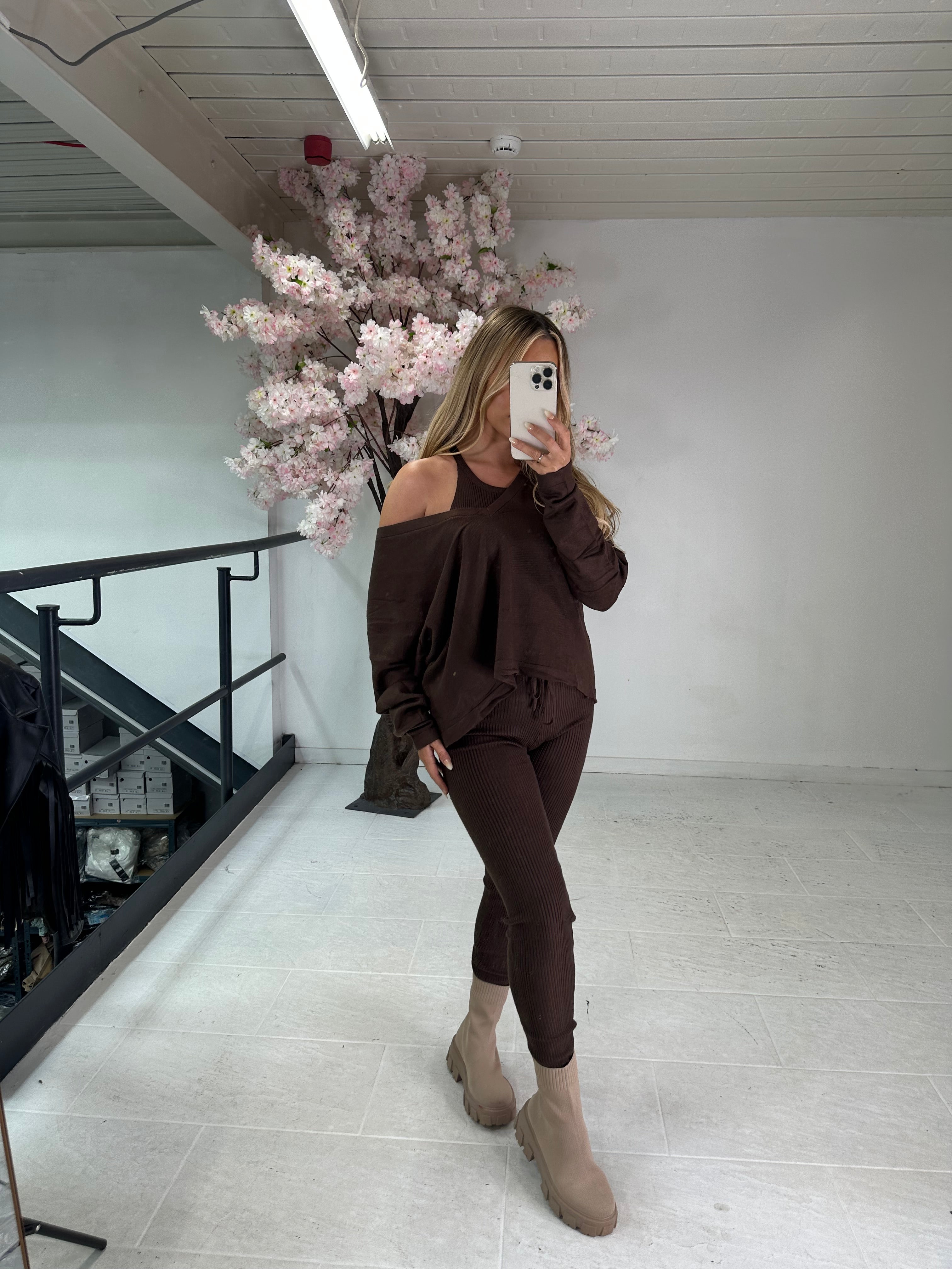 crop ribbed three piece loungewear set - brown