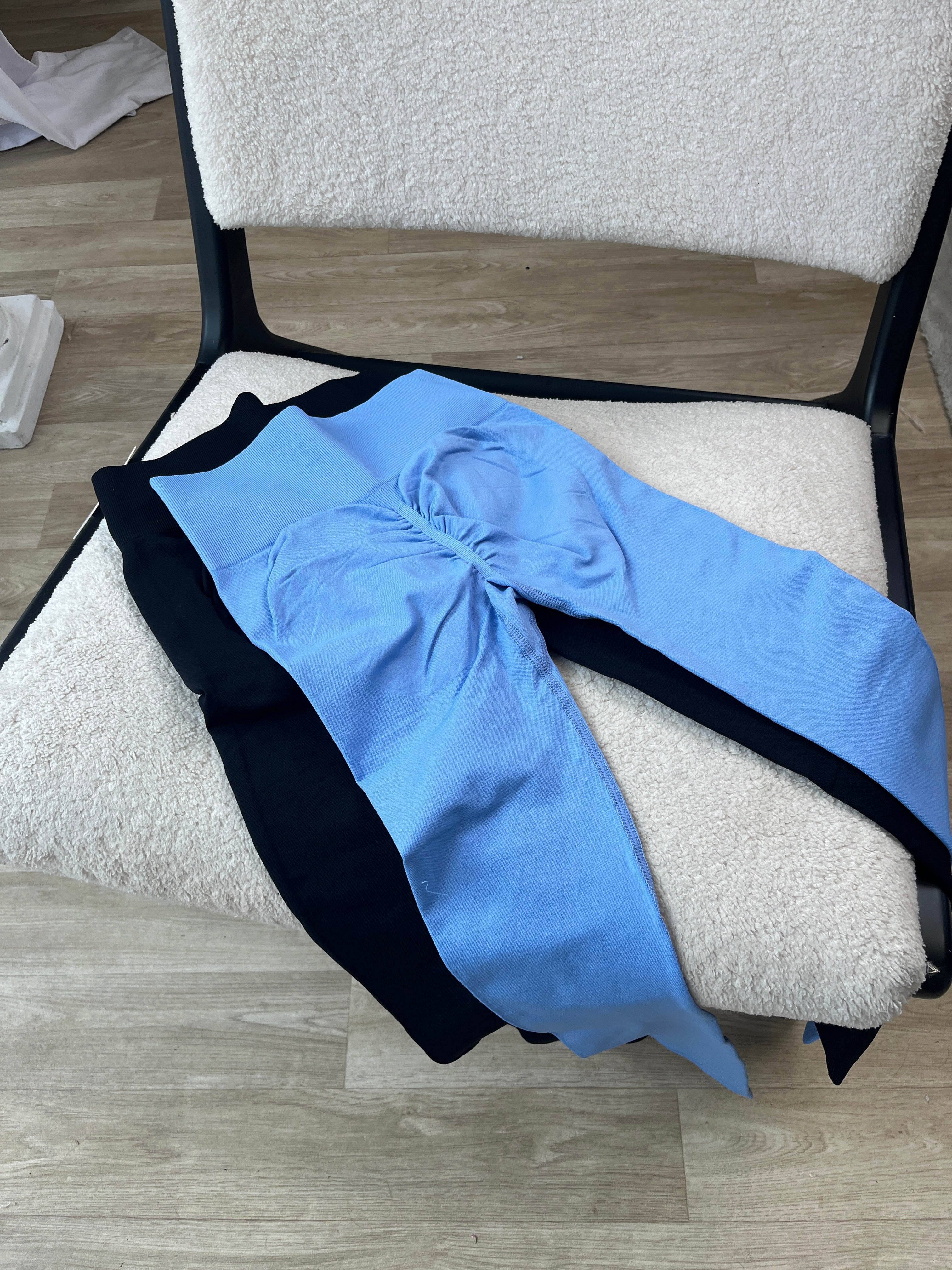 Scrunch Bum Leggings - Baby Blue